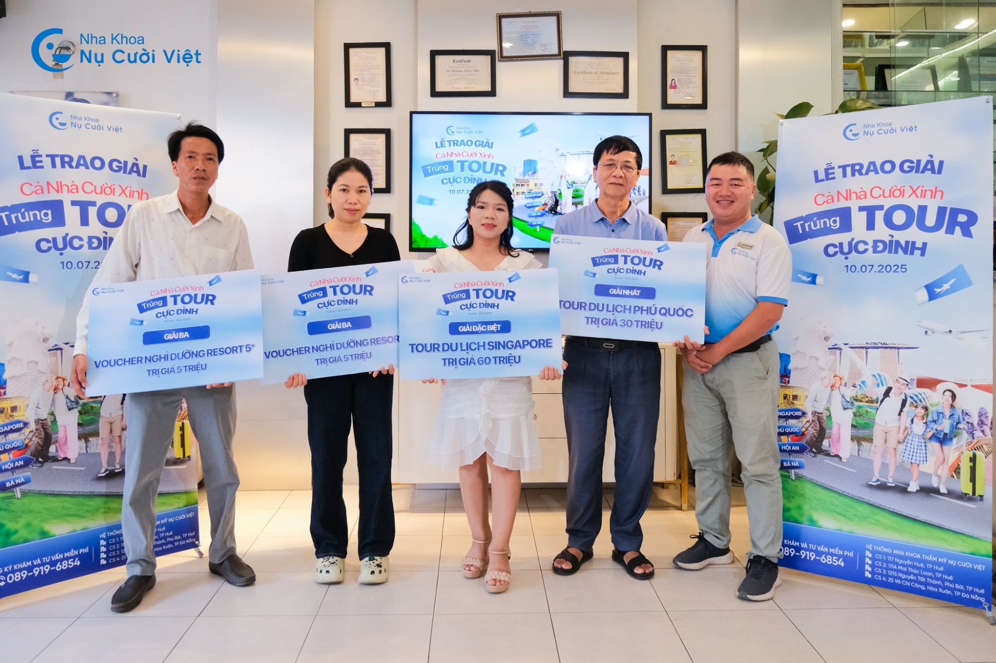 Nụ Cười Việt - NỤ CƯỜI VIỆT TỔ CHỨC THÀNH CÔNG LỄ TRAO GIẢI CHƯƠNG TRÌNH “CẢ NHÀ CƯỜI XINH - TRÚNG TOUR CỰC ĐỈNH” 