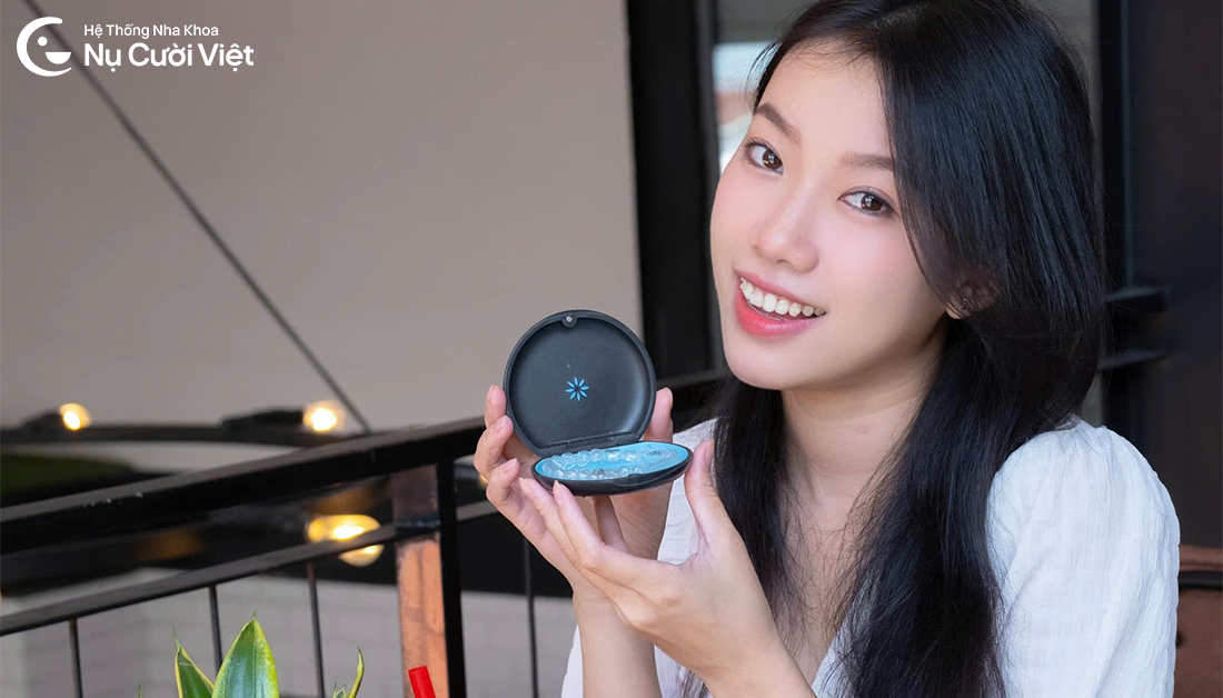 niềng răng trong suốt invisalign hạn chế đau buốt