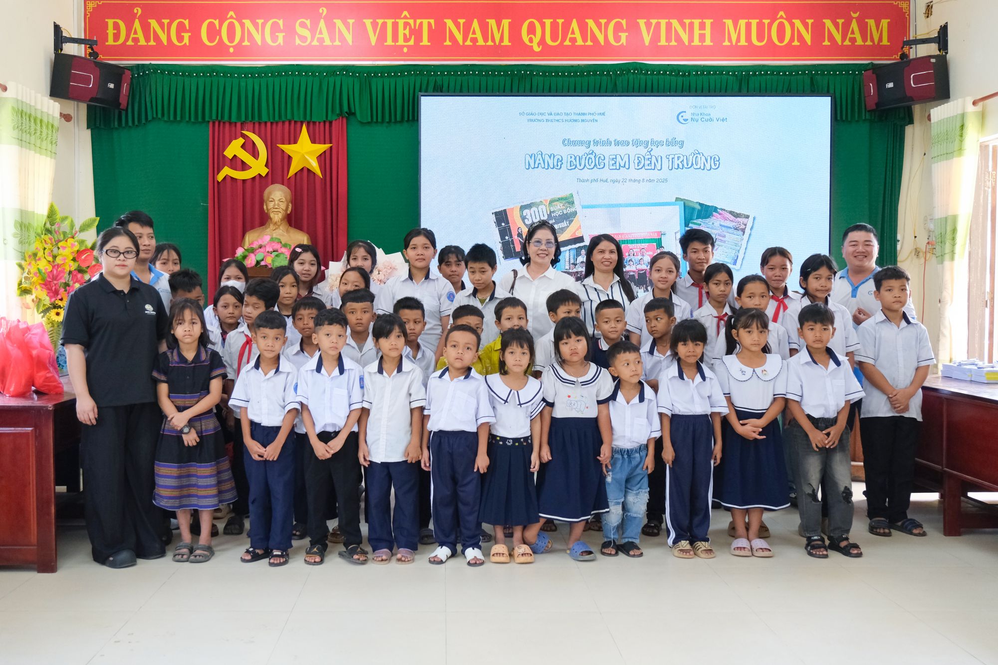 dự án nâng bước em đến trường 2025 hương nguyên